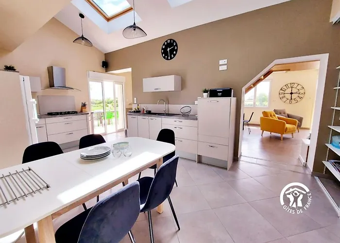 Σπίτι διακοπών Un Instant A Saulges, Jusqu'a 12 Personnes *